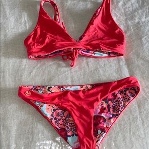 Revivable bikini set